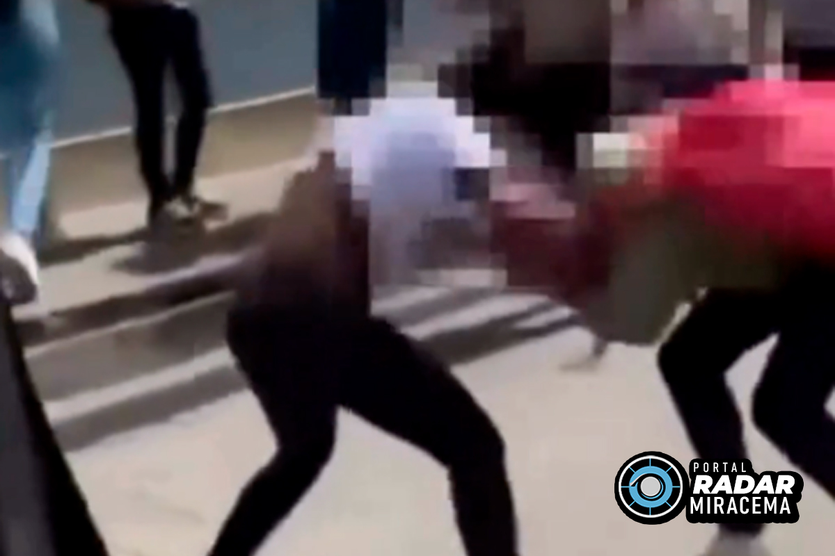 Confusão entre alunas foi registrada no pátio do Liceu de Humanidades, em Campos